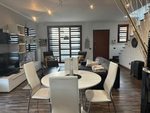 FINO MORNASCO VENDITA VILLA UNIFAMILIARE CON BOX 