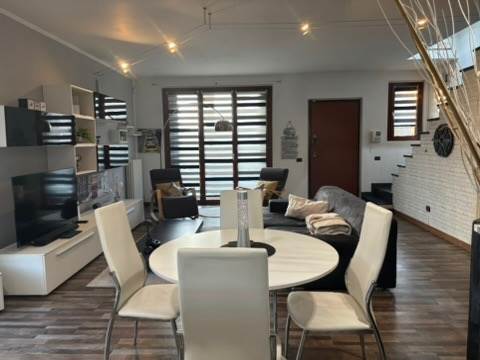 FINO MORNASCO VENDITA VILLA UNIFAMILIARE CON BOX 