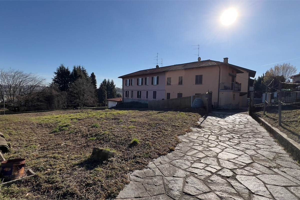 CUCCIAGO - TERRENO EDIFICABILE