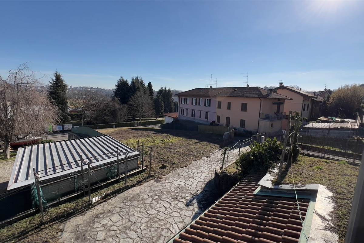 CUCCIAGO - TERRENO EDIFICABILE