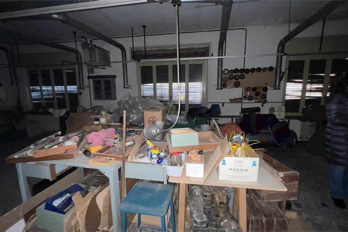 Cucciago vendita Laboratorio 160 mq