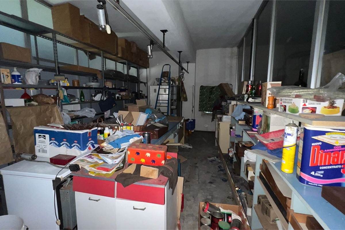 Cucciago vendita Laboratorio 160 mq