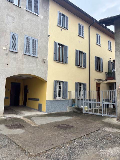 FINO MORNASCO VENDITA 3 LOCALI CON TERRAZZO