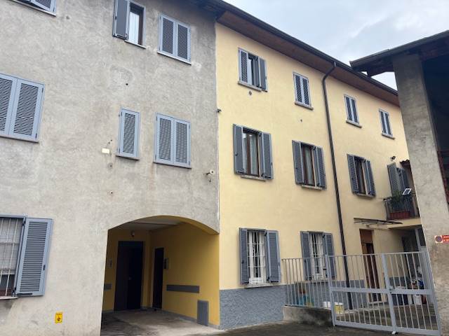 FINO MORNASCO VENDITA 3 LOCALI CON TERRAZZO