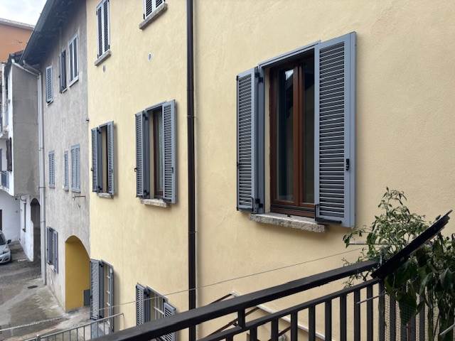 FINO MORNASCO VENDITA 3 LOCALI CON TERRAZZO