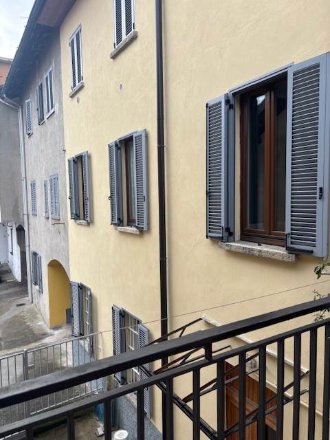 FINO MORNASCO VENDITA 3 LOCALI CON TERRAZZO