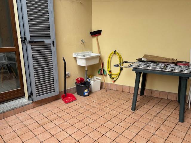 FINO MORNASCO VENDITA 3 LOCALI CON TERRAZZO