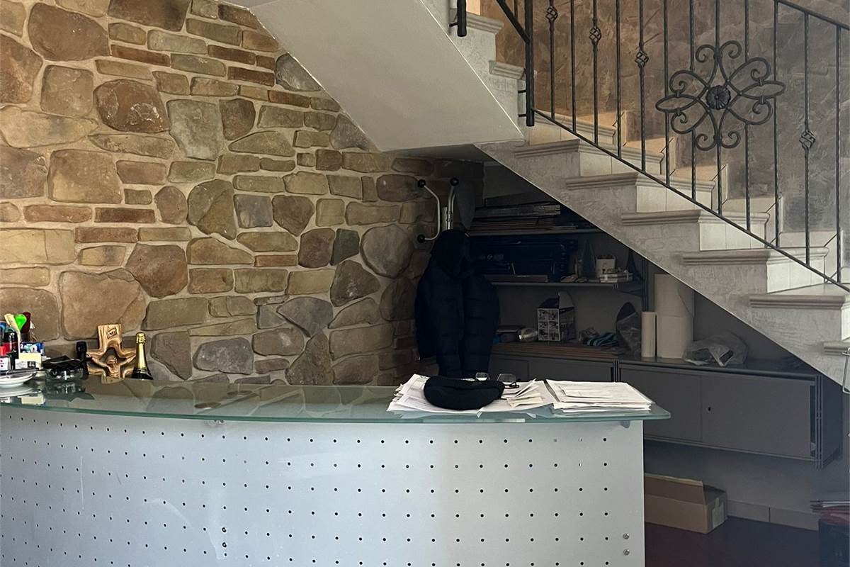 CANTU'- CAPANNONE INDUSTRIALE 