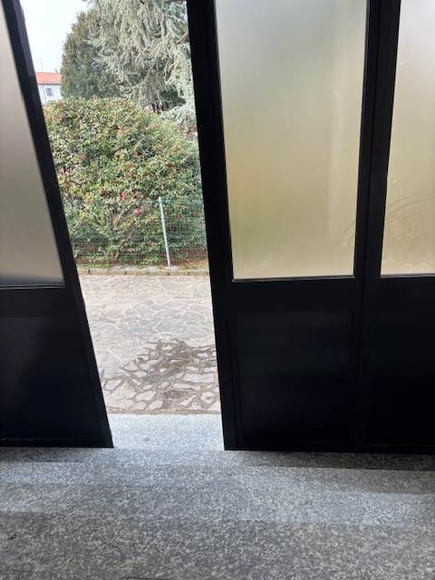 Fino Mornasco vendita villa singola con 900 mq di giardino