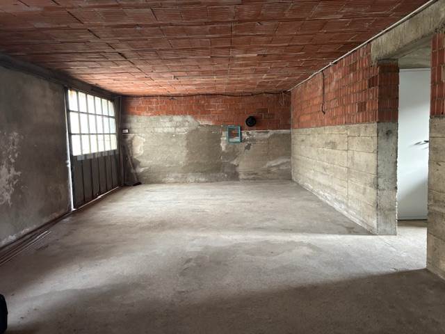 Fino Mornasco vendita villa singola con 900 mq di giardino