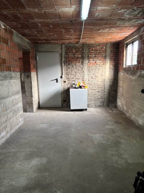 Fino Mornasco vendita villa singola con 900 mq di giardino