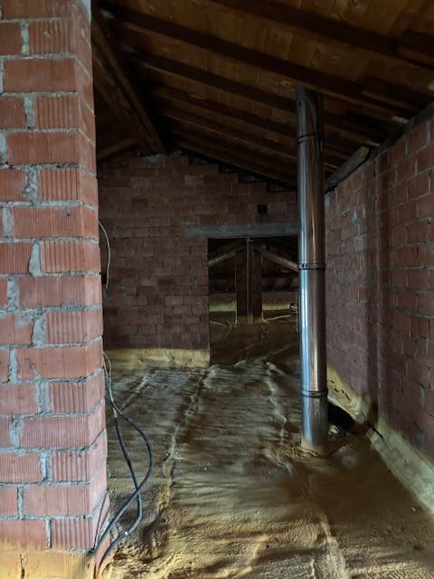 Fino Mornasco vendita villa singola con 900 mq di giardino