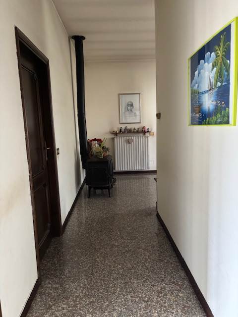 Fino Mornasco vendita villa singola con 900 mq di giardino