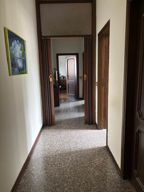 Fino Mornasco vendita villa singola con 900 mq di giardino