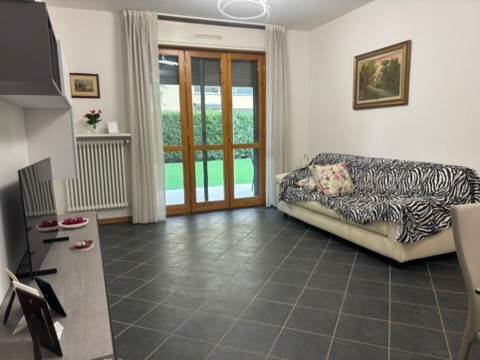 CANTU'- TRILOCALE CON GIARDINO