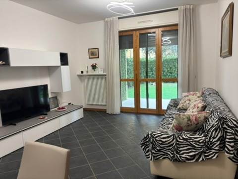 CANTU'- TRILOCALE CON GIARDINO