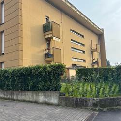 CANTU'- TRILOCALE CON GIARDINO