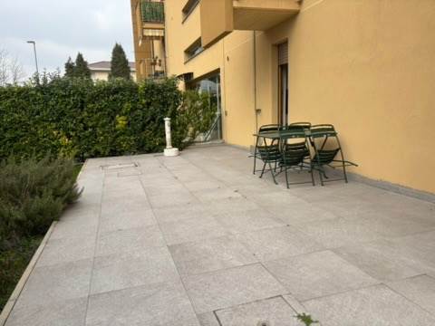 CANTU'- TRILOCALE CON GIARDINO