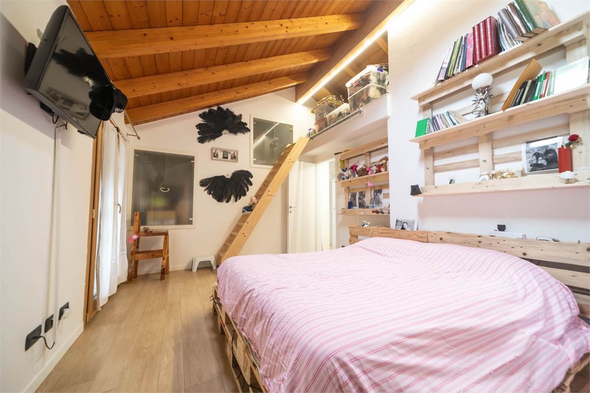 Fino Mornasco vendesi PORZIONE DI CASA