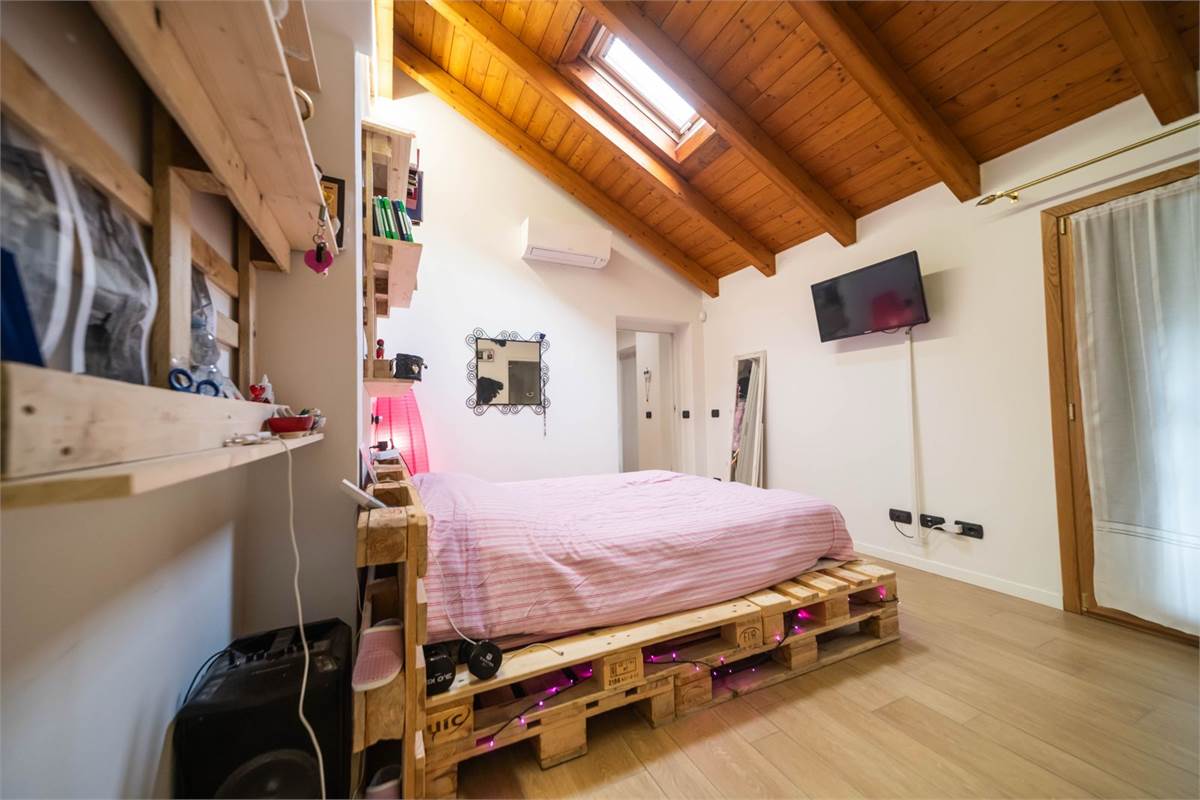 Fino Mornasco vendesi PORZIONE DI CASA