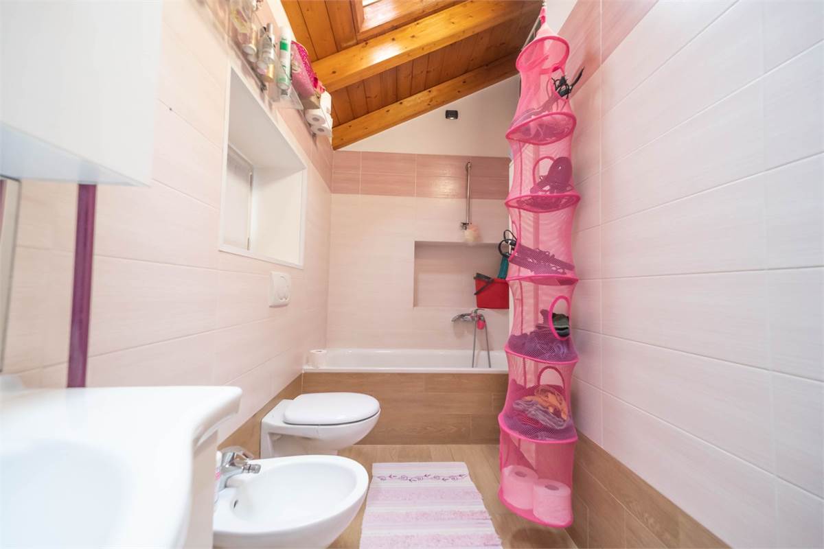 Fino Mornasco vendesi PORZIONE DI CASA