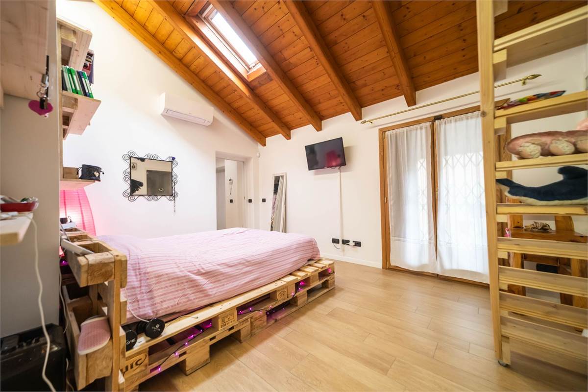 Fino Mornasco vendesi PORZIONE DI CASA