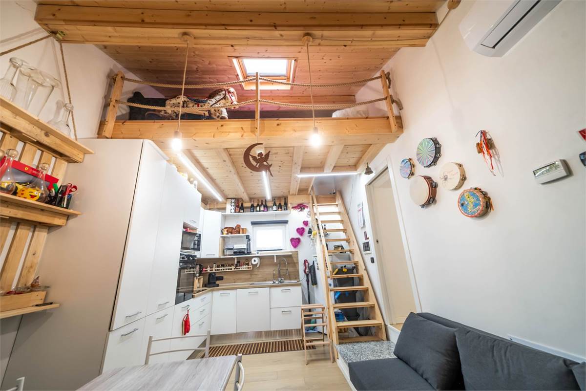 Fino Mornasco vendesi PORZIONE DI CASA