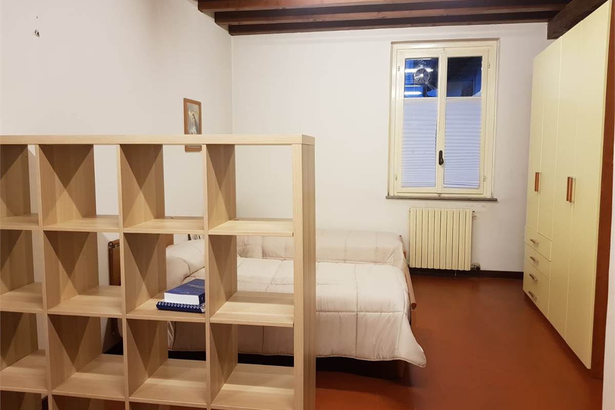 COMO CENTRO STORICO.AMPIO MONOLOCALE ARREDATO