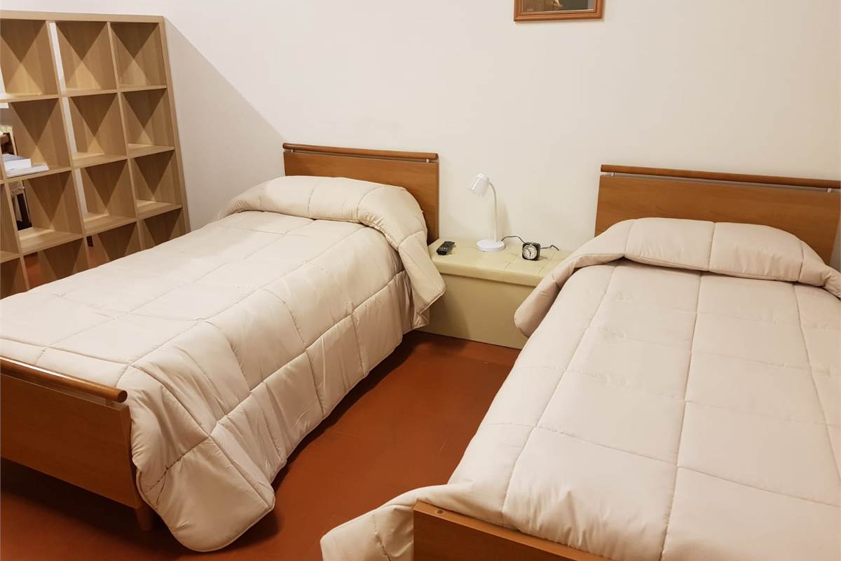 COMO CENTRO STORICO.AMPIO MONOLOCALE ARREDATO