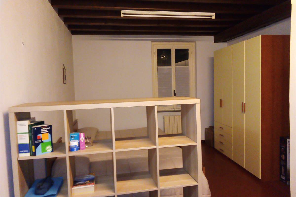 COMO CENTRO STORICO.AMPIO MONOLOCALE ARREDATO