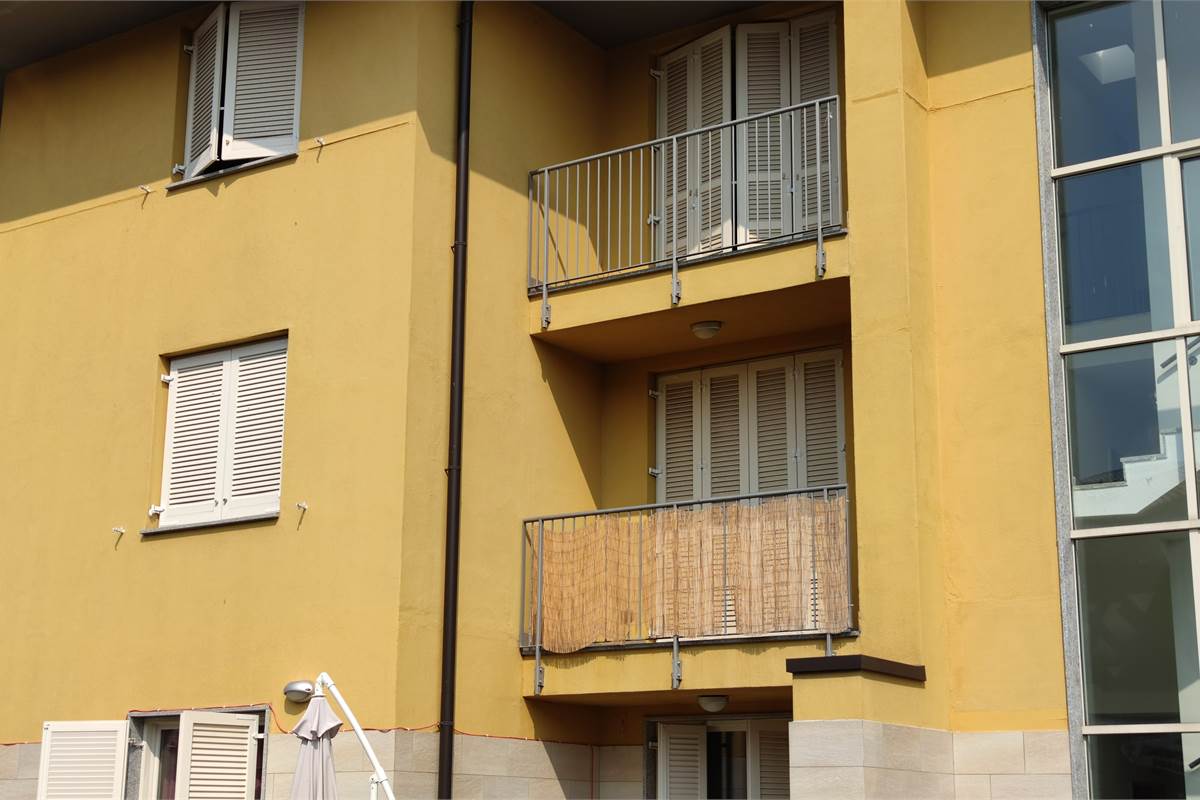 Appartamenti in palazzina con ampio balcone