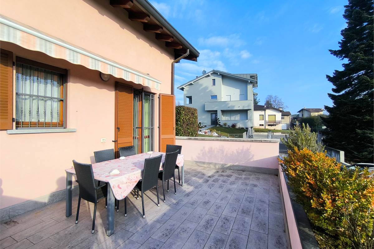 terrazzo lato cucina