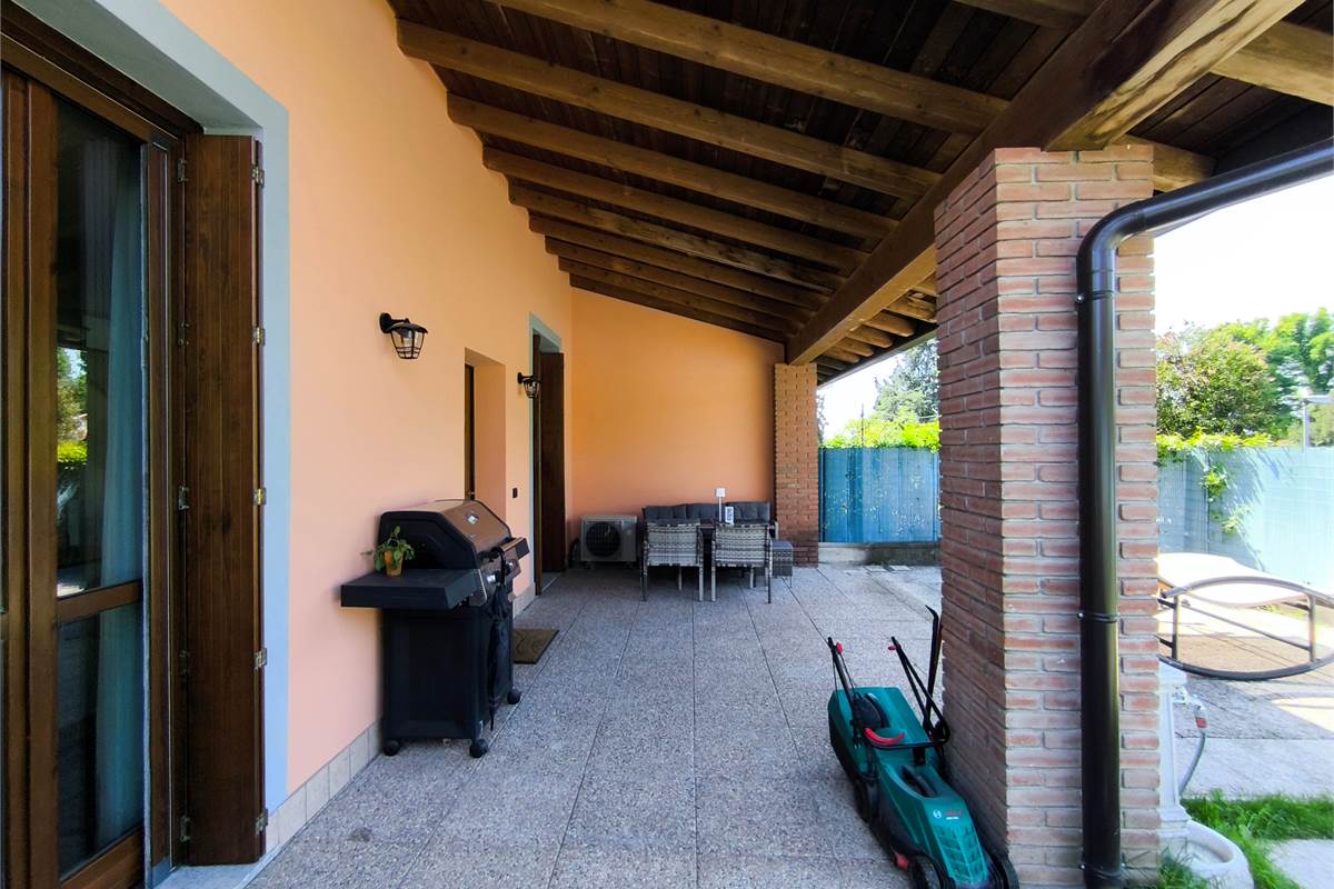 portico