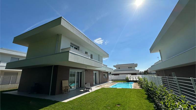 Villa Singola con piscina