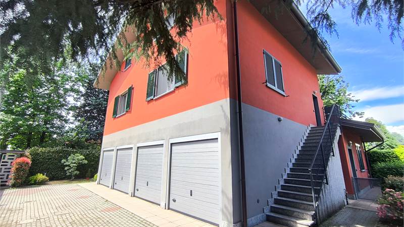 2 locali con giardinetto privato