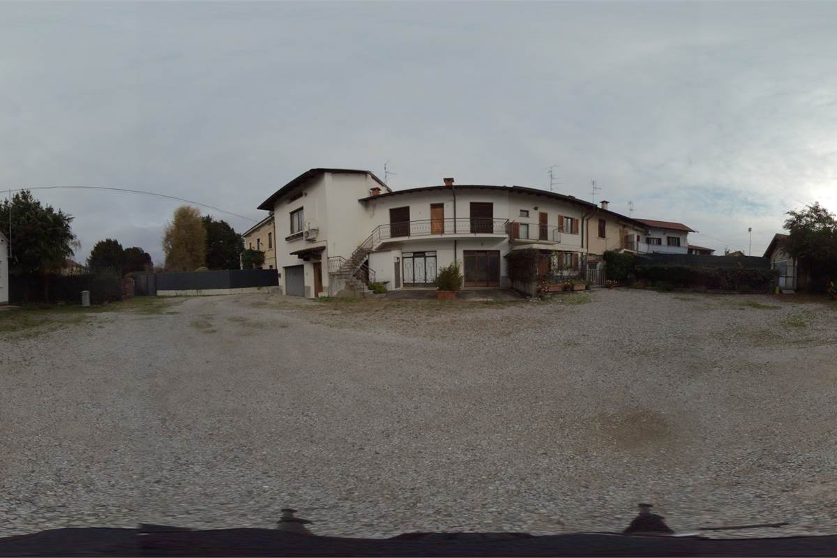 Magazzino con uffici in Vendita a Fenegrò (CO) 