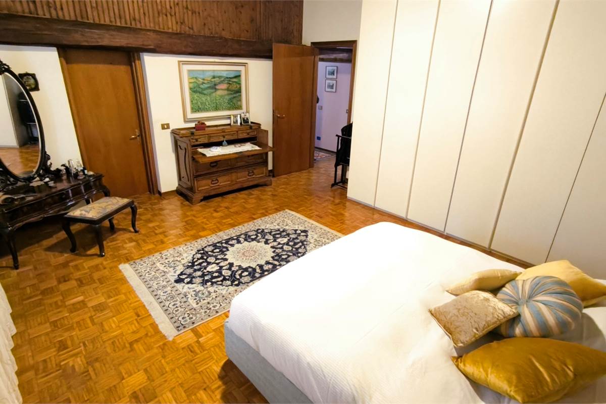 matrimoniale piano primo con servizio interno