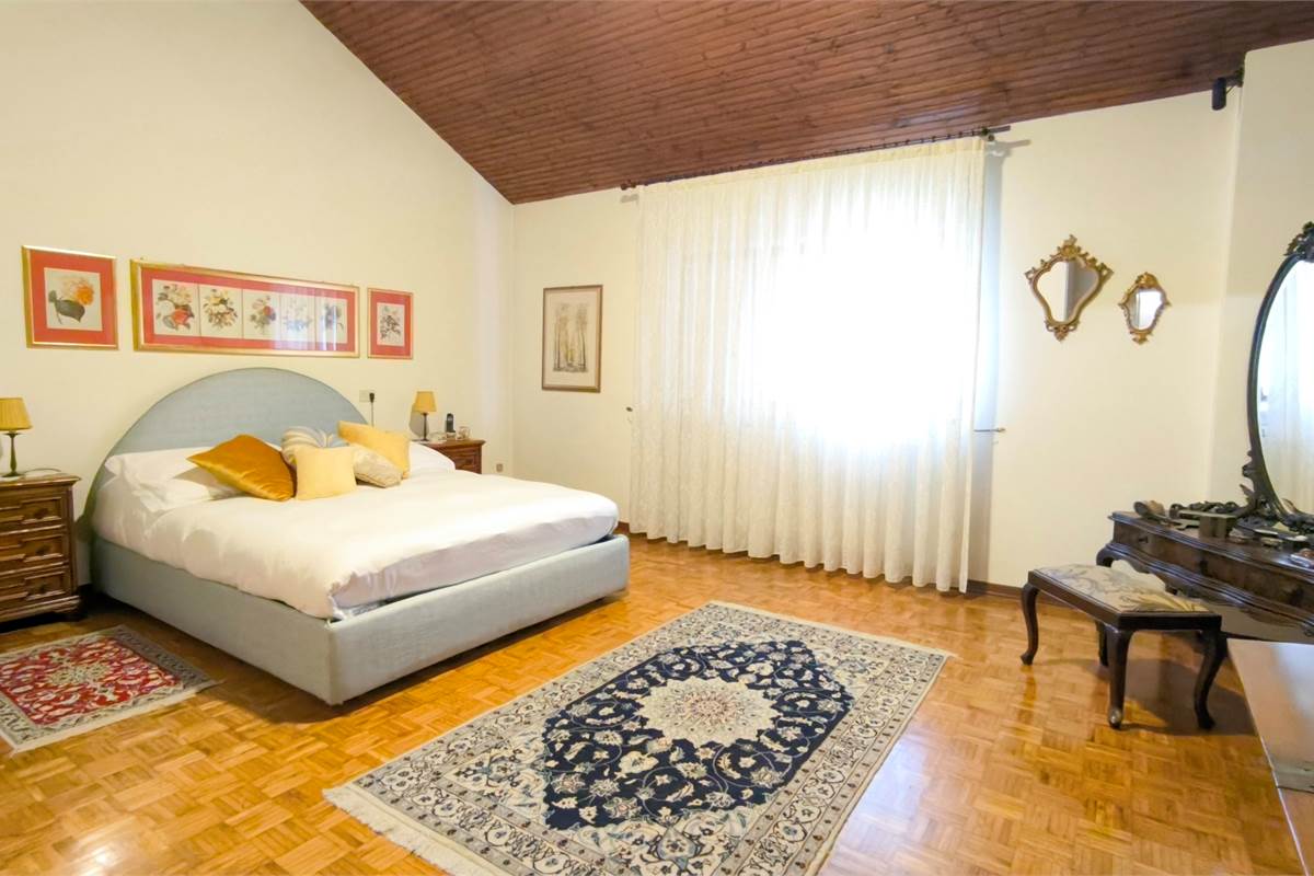 matrimoniale piano primo con servizio interno