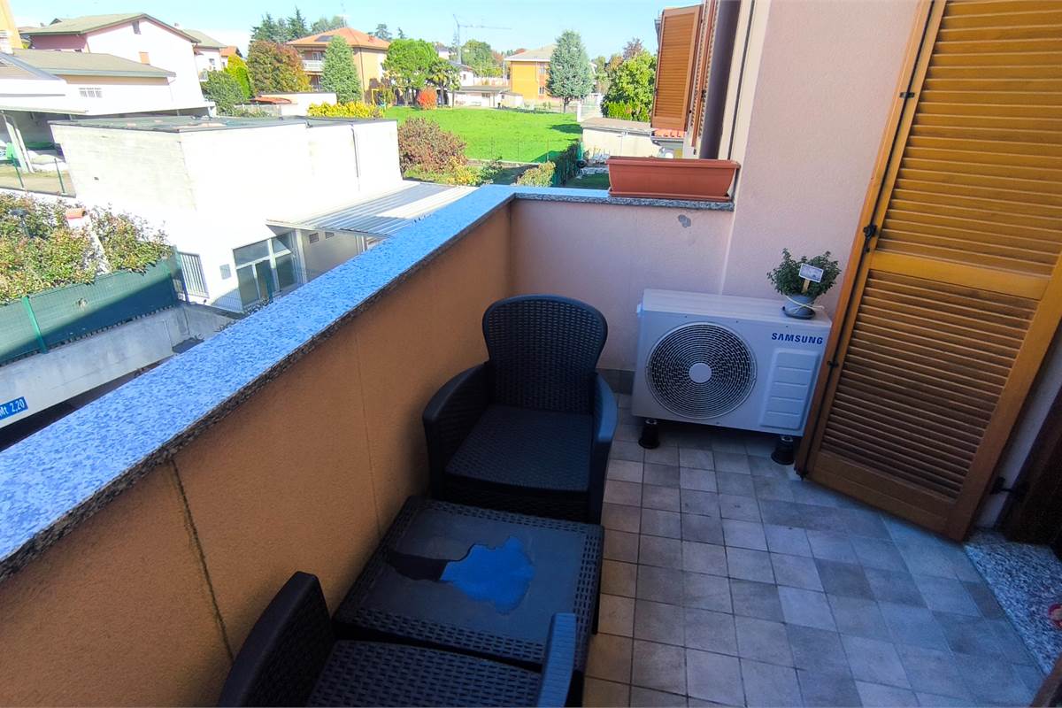 terrazzino comunicante con il soggiorno