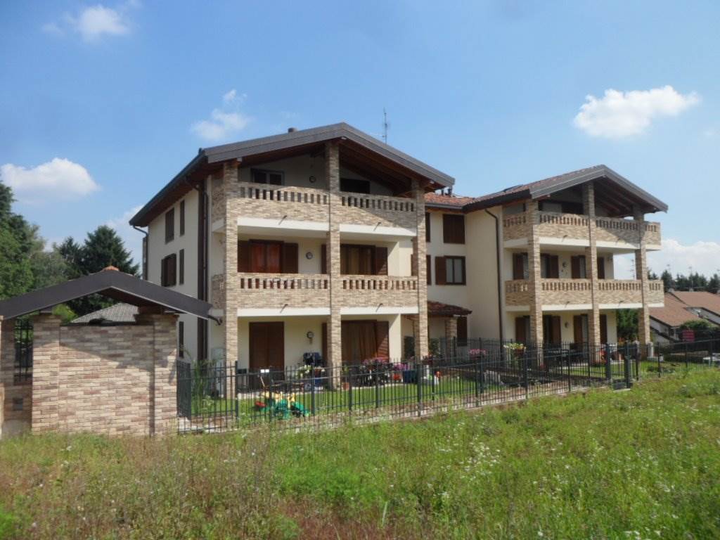 2 locali In Affitto a Guanzate