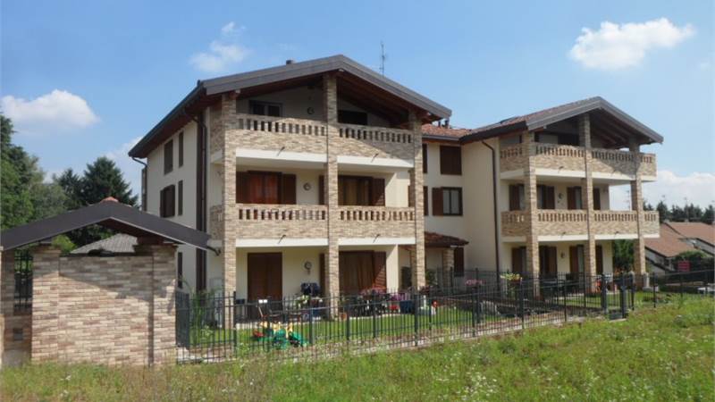 2 locali In Affitto a Guanzate