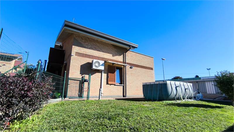 3 locali con grande giardino privato