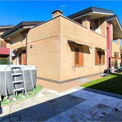 3 locali con grande giardino privato