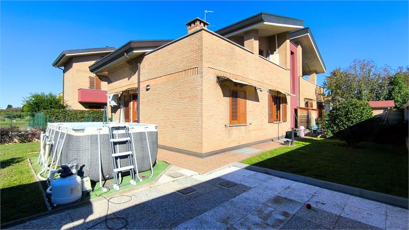 3 locali con grande giardino privato