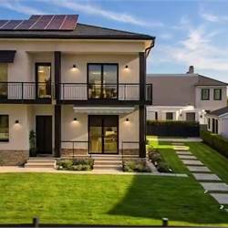 Nuovo trilocale con balcone