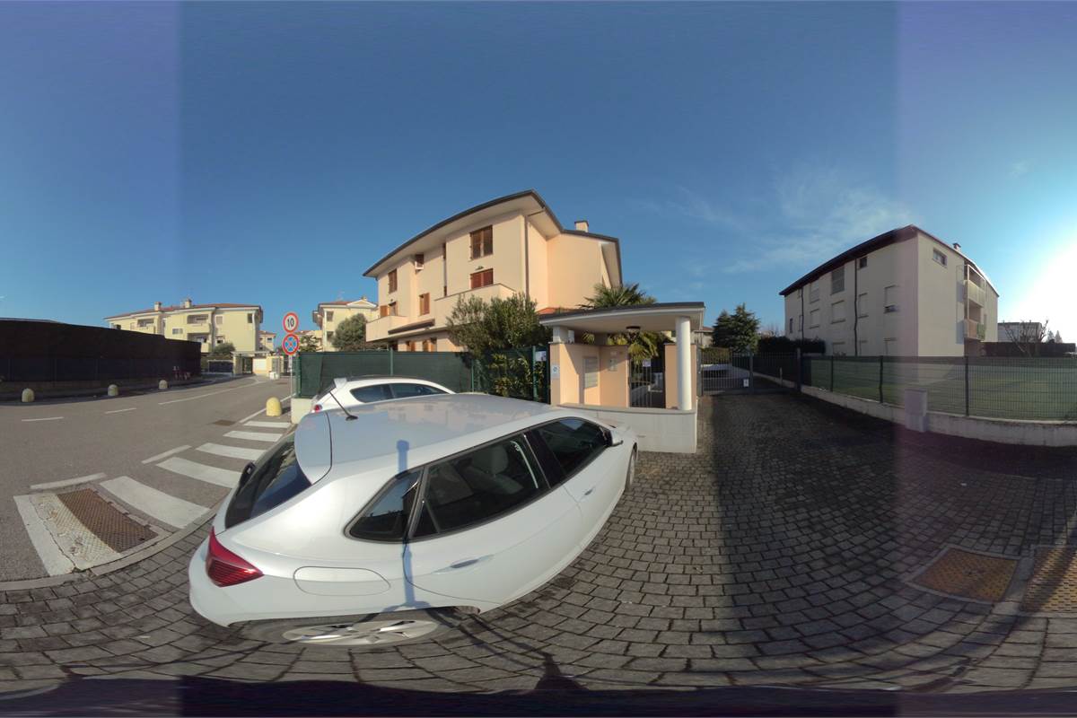 Tre locali su 2 livelli con terrazzo!