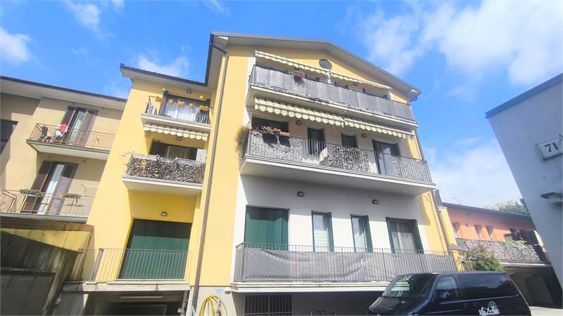 Trilocale con terrazzino