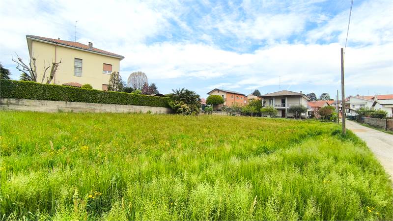 Terreno Edificabile In Vendita a Lomazzo