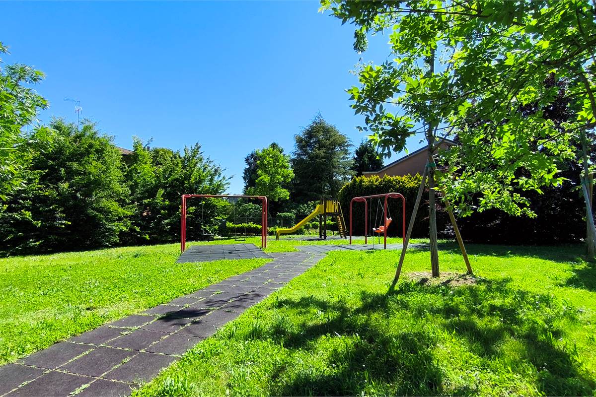 parco giochi a pochi metri dalla casa
