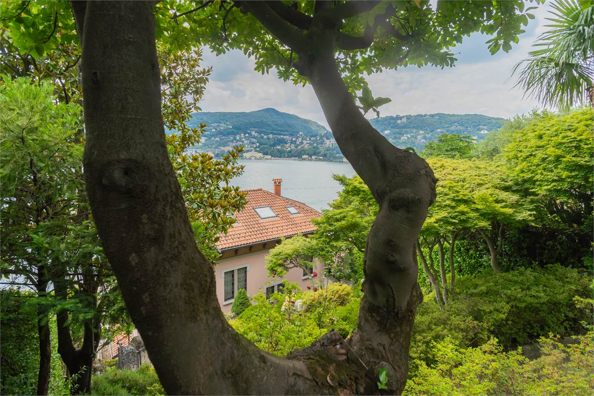 Villa unifamiliare con splendida vista lago a Como